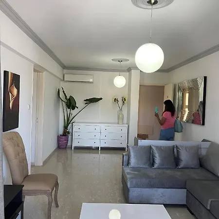 Luxury 3 Bedroom In Center Nikósie