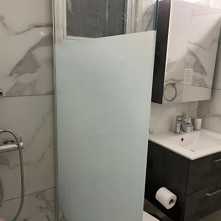 Luxury 3 Bedroom In Center Apartmán